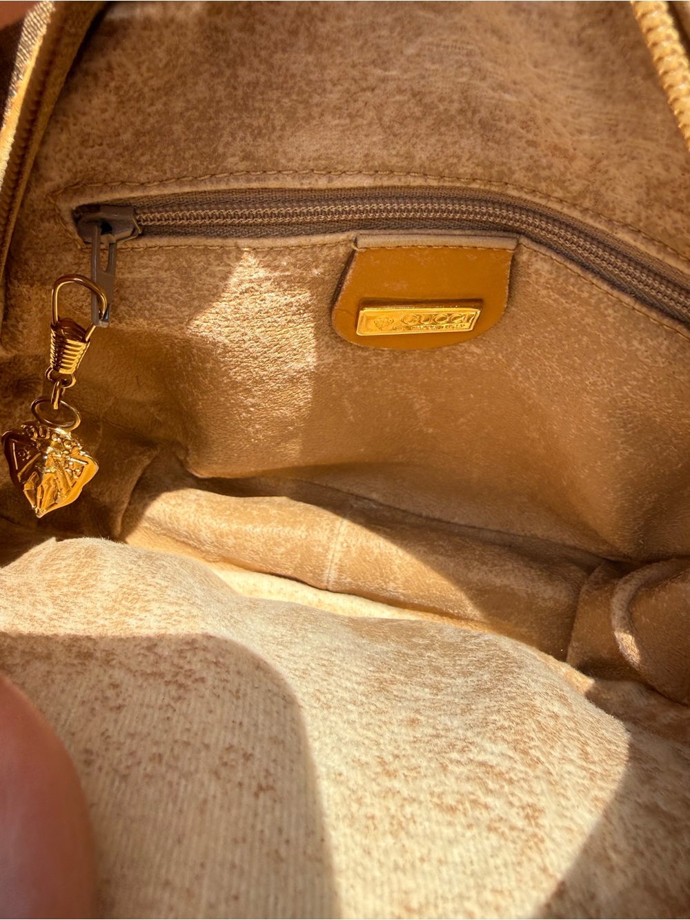 Vintage Gucci Monogram Round Crossbody purse with Tan Trim - Picture 5 of 12